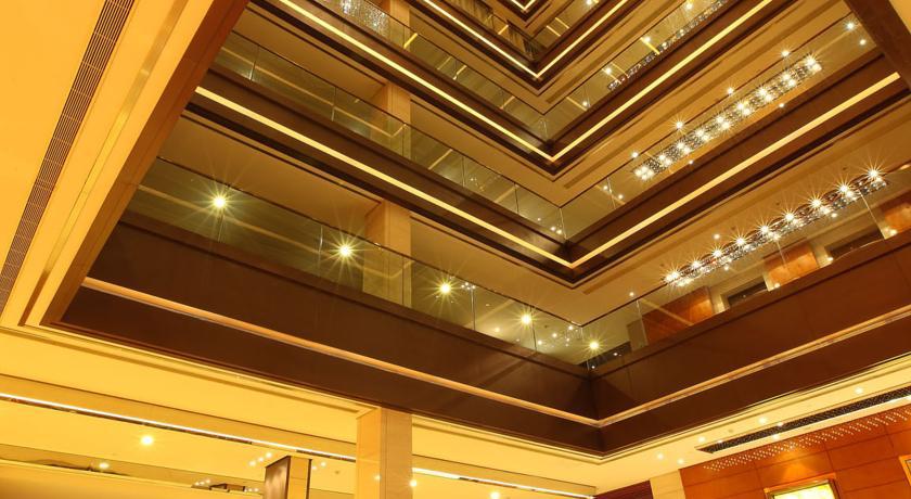 Howard Johnson Plaza Lingang Shanghai Хайнань Экстерьер фото